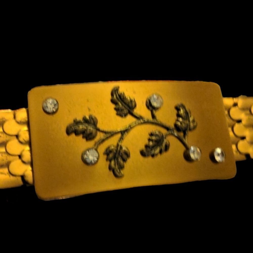Vintage Gold Tone Leaf Branch Rhinestone Accent Belt